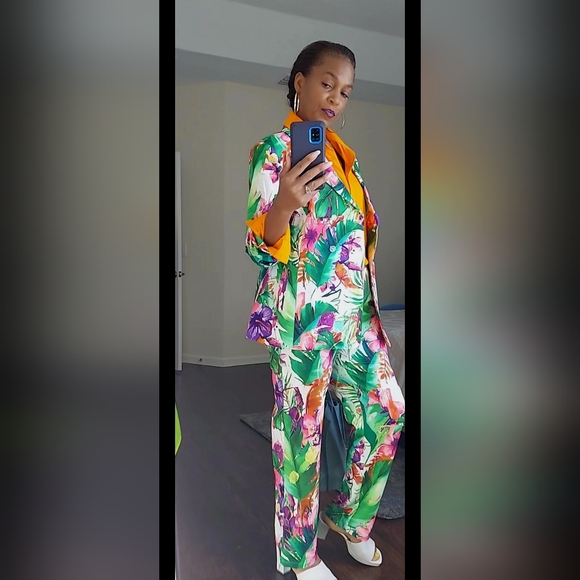 Gabriella Cogarette Suit PANTS( Never Worn) - Picture 9 of 9